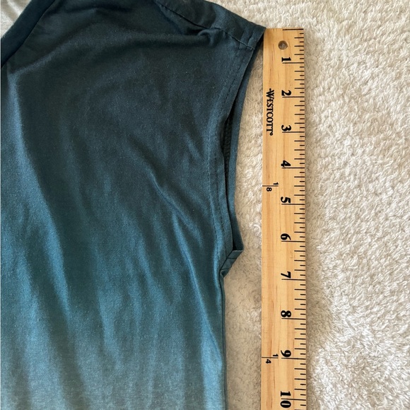 Gradient Teal and White Women's Top Size Medium - Picture 5 of 10